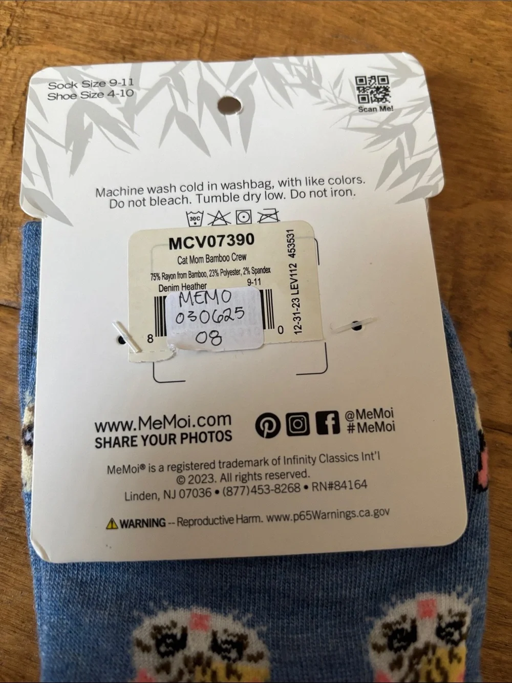 MeMoi Blue 'Cat Mom' Cat Face Socks